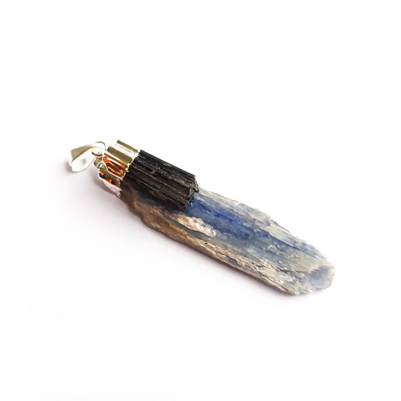 Pingente de Cianite Azul com ponto de Turmalina Negra - Prateado